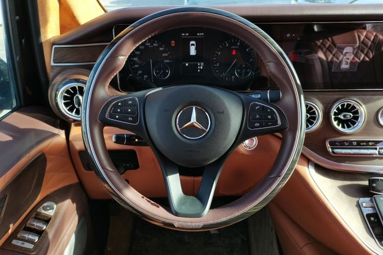 Used Mercedes-Benz Vito 2021 2.0T Elite Version 7 Seats
