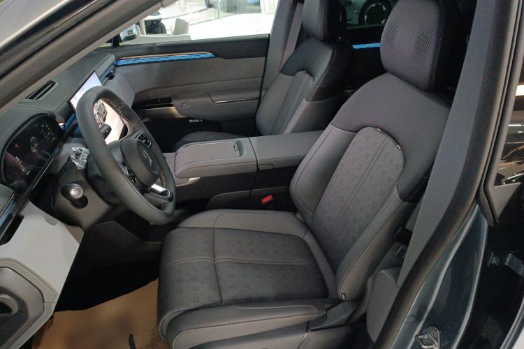 Used Zeekr 7X 2025 100 kWh Long-Range Rear-Wheel Drive with Intelligent Driving Features