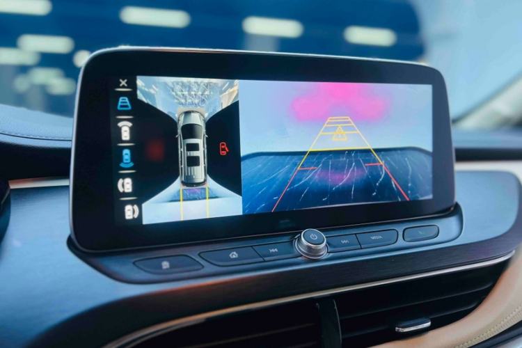 Used Buick GL8 2023 Facelifted Land Cruiser Executive Luxury Version
