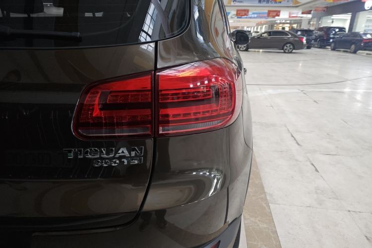 Used Volkswagen Tiguan L 2017 300TSI Automatic Two-Wheel Drive Silk Road Comfort Edition
