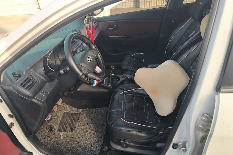 Used Kia K2 2012 Hatchback 1.4L MT GLS
