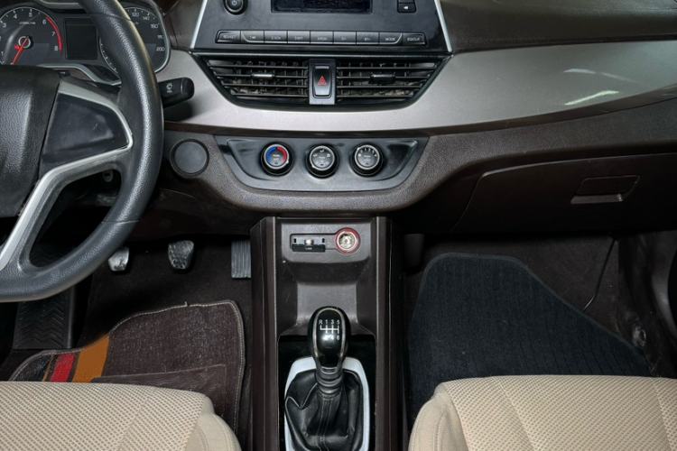 Used Baojun 310W 2017 1.5L Manual Comfort Model China V Standard