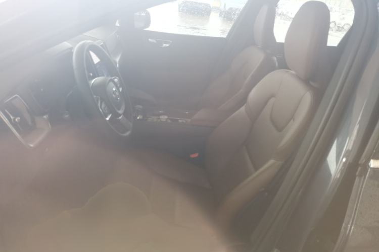 Used Volvo XC60 2023 B5 4x4 Smart Luxury Edition
