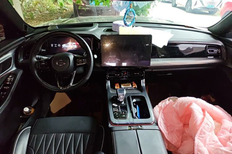 Used GAC Trumpchi GS8 2022 Dual-Engine Series 2.0TM Two-Wheel Drive Prestige Edition (7 Seats)
