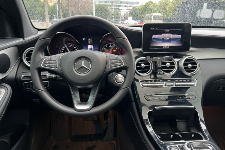 Used Mercedes-Benz GLC 2019 GLC 200 4MATIC
