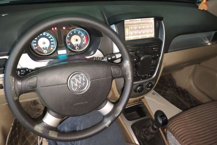 Used Buick Excelle 2013 1.5L Manual Classic Model
