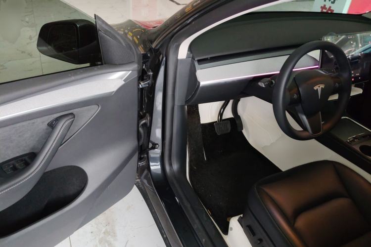 Used Tesla Model Y 2024 Long-Range All-Wheel-Drive Version