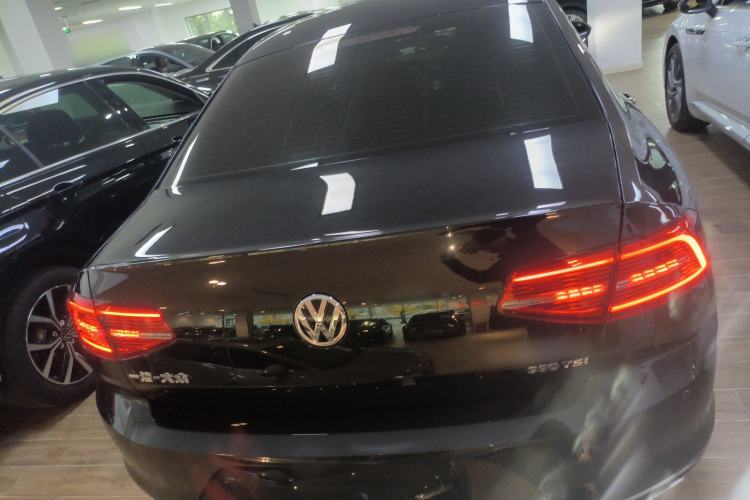 Used Volkswagen Magotan 2019 330TSI DSG Leading Model China VI Standard