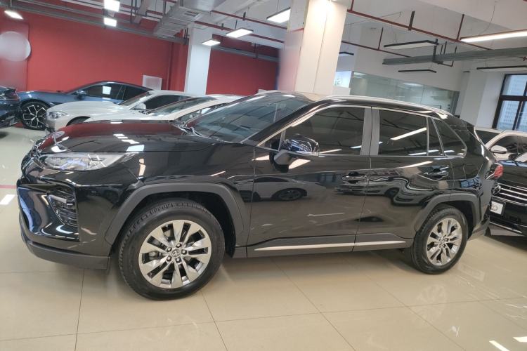 Used Toyota Wildlander 2022 2.0L CVT Two-Wheel Drive Luxury PLUS Edition
