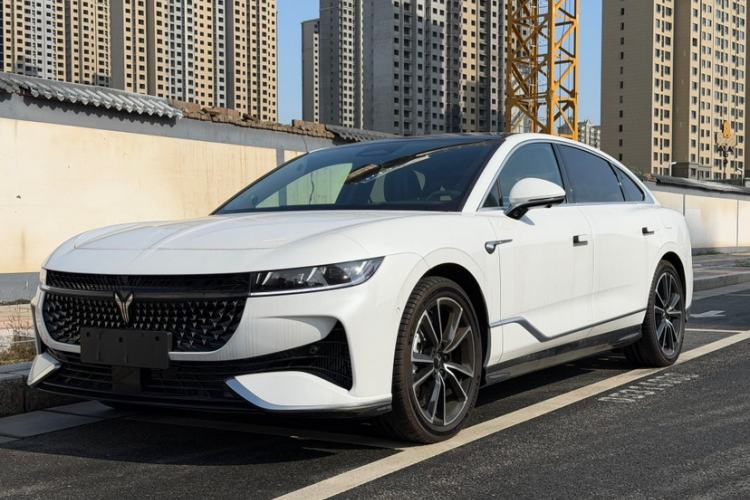 Used VOYAH PASSION 2024 PHEV Four-Wheel Drive Ultra-Long Range Flagship Model
