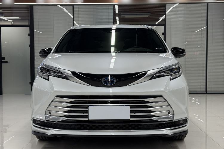 Used Toyota Sienna 2021 2.5L Hybrid Platinum Edition