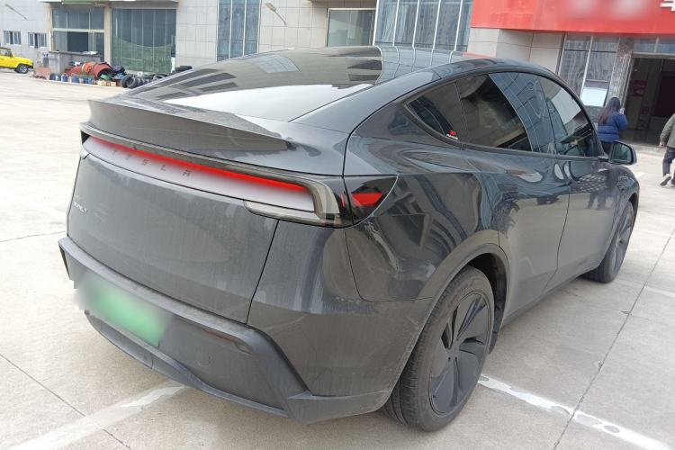 Used Tesla Model Y 2025 Rear-Wheel-Drive Version
