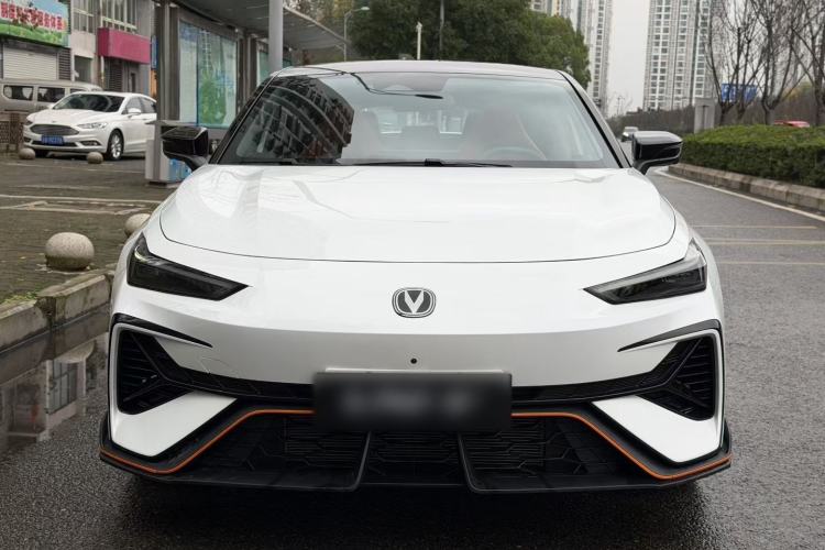 Used Changan UNI-V 2025 Model Third-Generation 2.0T Dynamic Edition