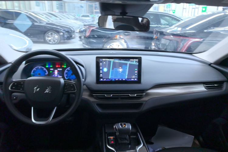 Used Hongqi E-QM5 2022 431 km Charge & Enjoy Edition
