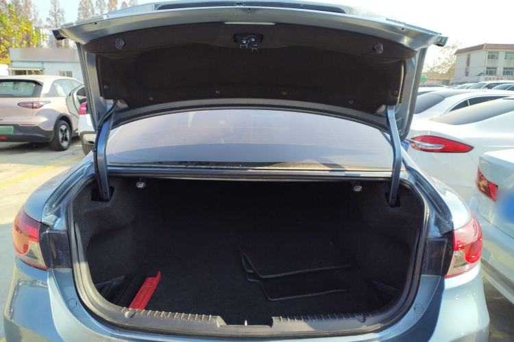 Used Mazda Atenza 2014 2.0L Blue Sky Luxury Edition
