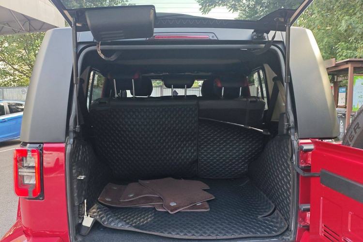 Used Beijing Auto BJ40 2023 2.0T Automatic Four-Wheel Drive Urban Hunter Edition Chivalrous Type
