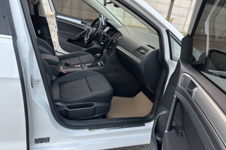 Used Volkswagen Golf 2020 200TSI DSG Comfortable and Ambitious Edition