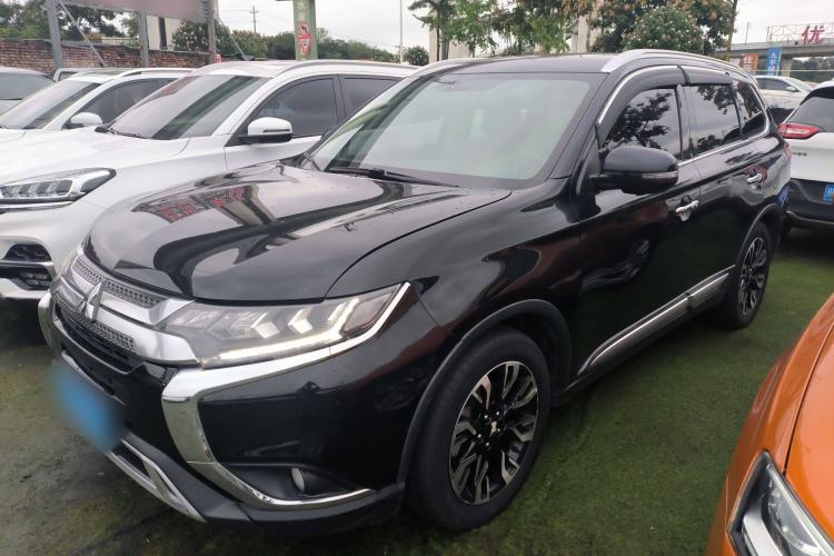 Used Mitsubishi Outlander 2020 2.4L 4x4 Zhi Xiang Edition 7-Seater