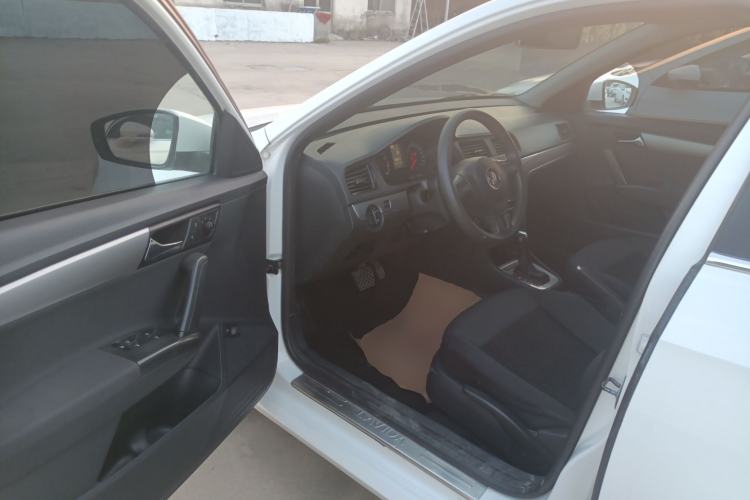 Used Volkswagen Lavida 2013 Revised Classic 1.6L Automatic Fashion Edition
