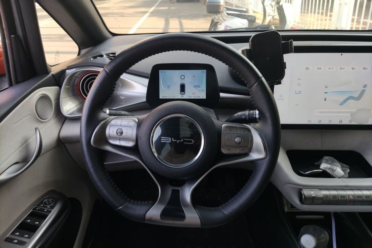 Used BYD Dolphin 2021 405 km Fashion Edition
