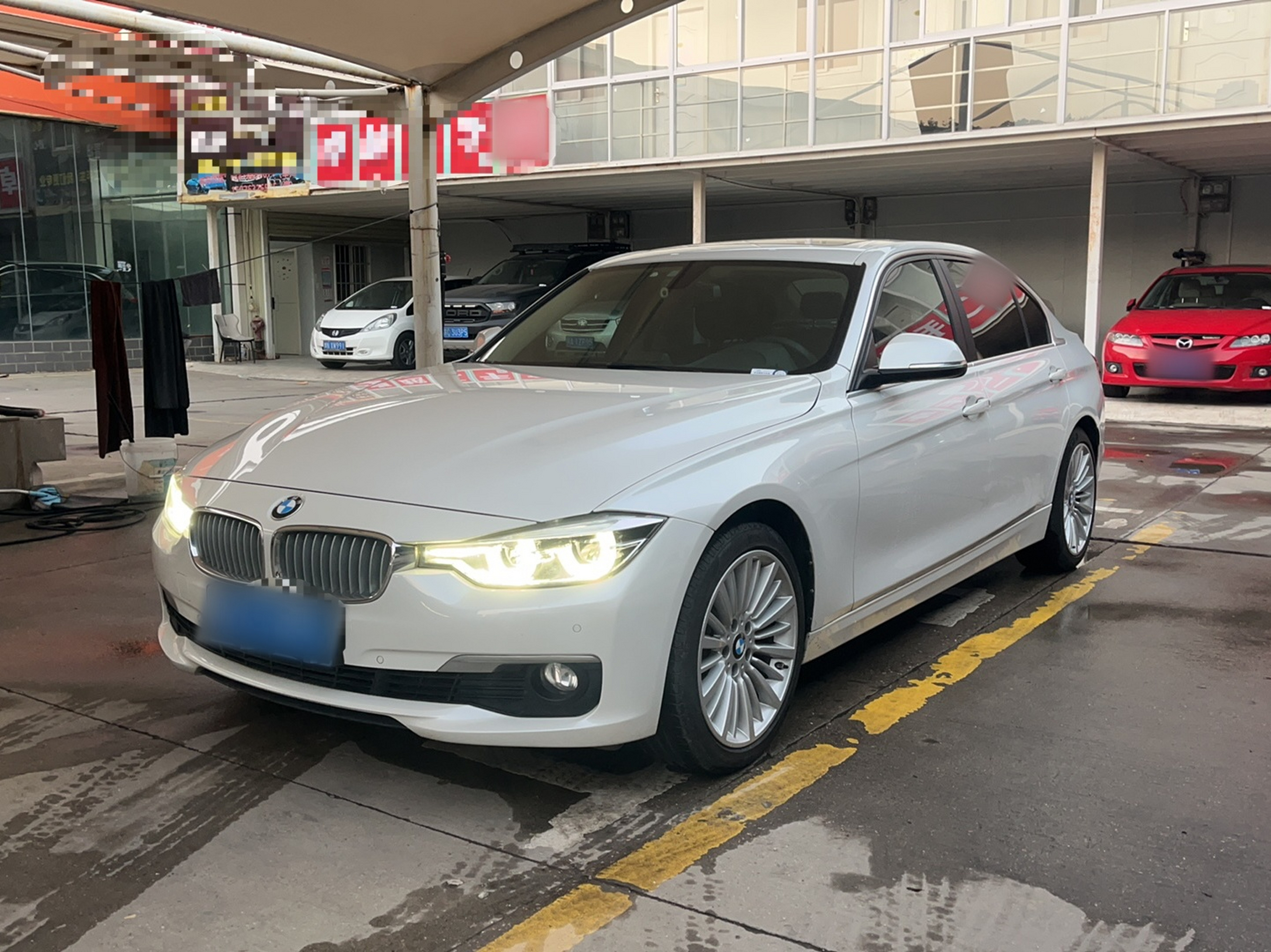 Под передней частью автомобиля