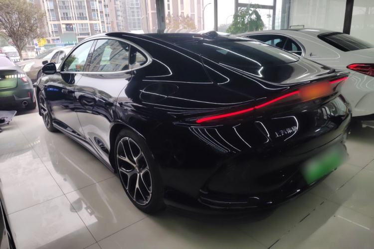 Used  L6 2025 Ultra Model
