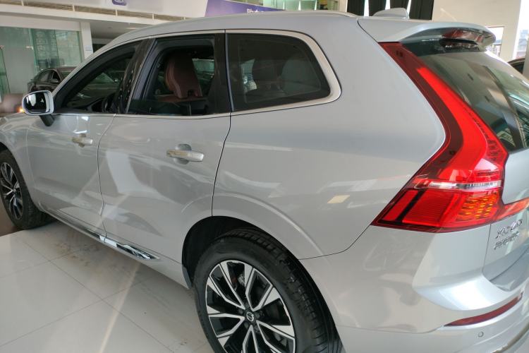 Used Volvo XC60 2023 B5 4x4 Smart Luxury Edition
