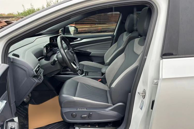 Used Volkswagen ID.4 CROZZ 2021 Long-Range PRO Two-Wheel Drive Version
