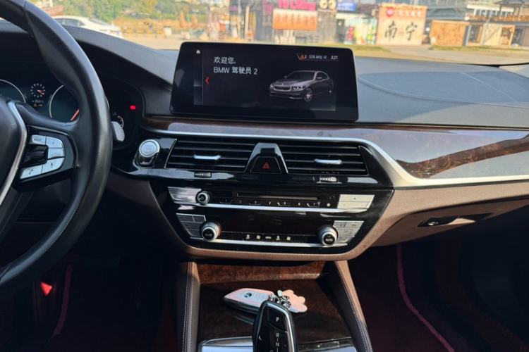 Used BMW 5 Series 2019 525Li Luxury Package
