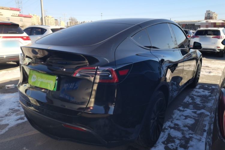 Used Tesla Model Y 2023 Long-Range All-Wheel-Drive Version

