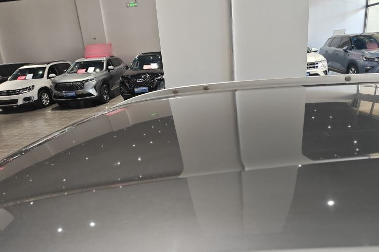 Used Nissan Kicks 2018 1.5L CVT Smart Connect Luxury Edition
