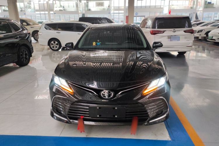 Used Toyota Camry 2021 2.0G Luxury Edition
