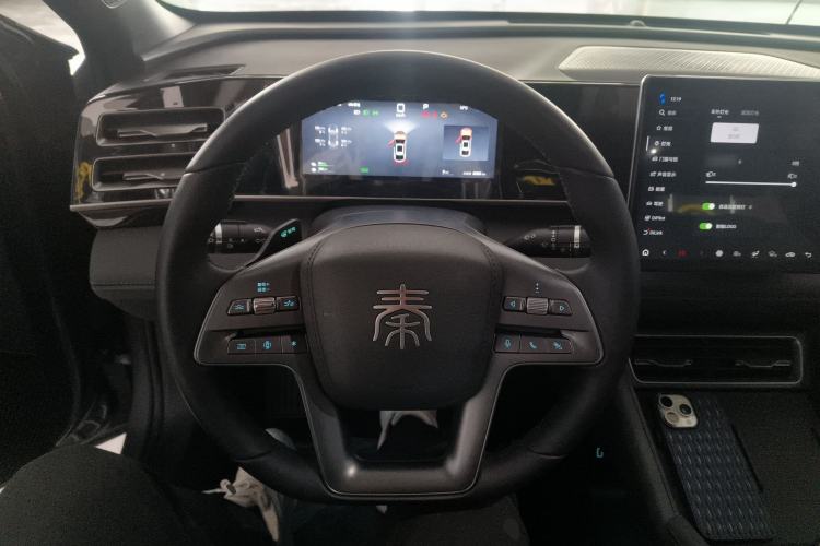 Used BYD Qin L 2025 DM-i Smart Drive 120KM Leading Model
