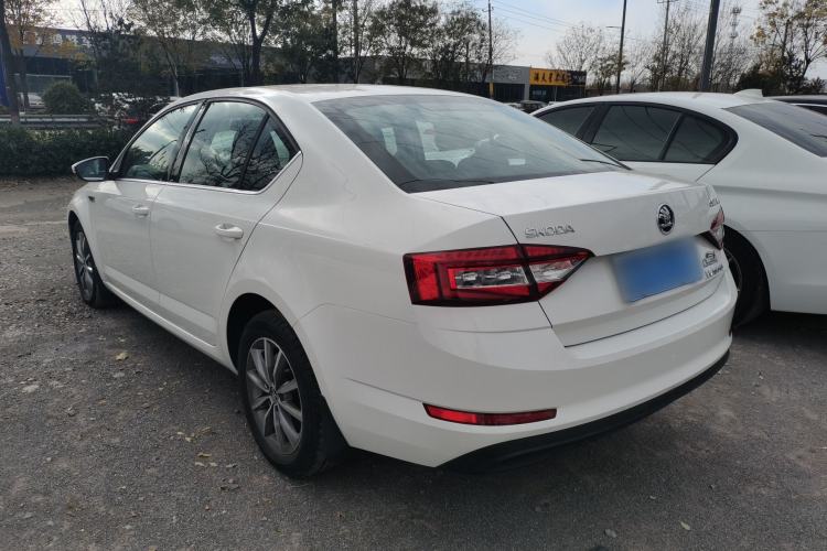 Used Skoda Octavia 2018 1.6L Automatic Comfort Edition
