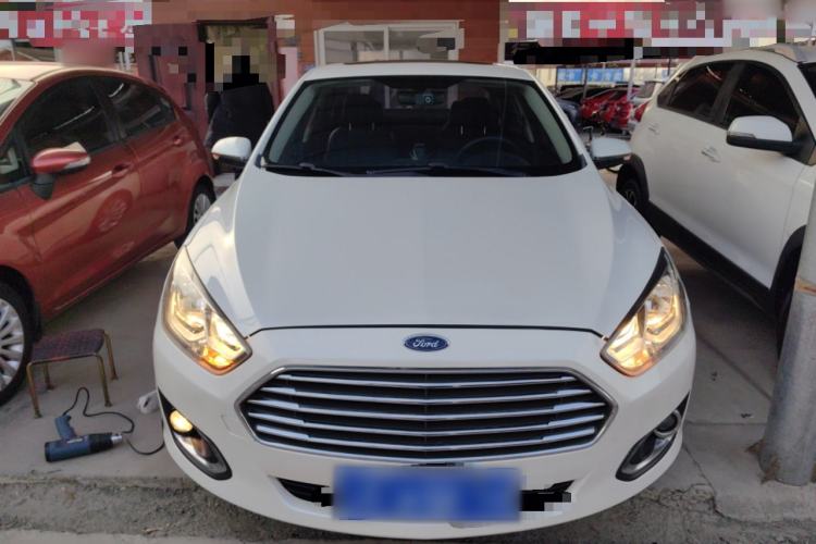 Used Ford Escort 2015 1.5L Automatic Fashion Model