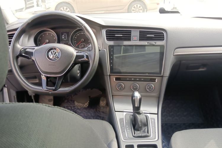 Used Volkswagen Golf 2015 1.6L Automatic Comfort Model
