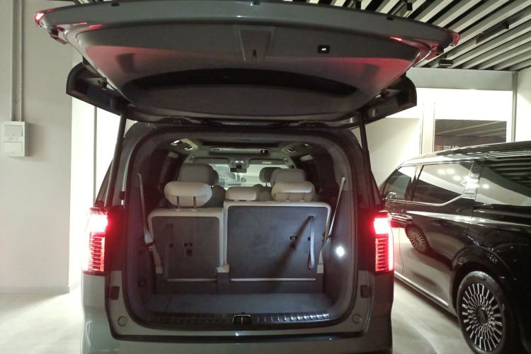 Used Zeekr 009 2024 7-Seater Walk-Through Version Four-Wheel Drive 108 kWh