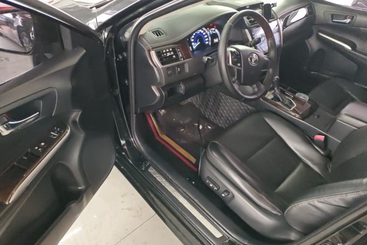 Used Toyota Camry 2016 2.0G 10th Anniversary Leading Edition
