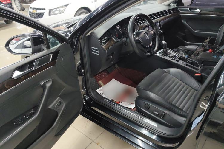 Used Volkswagen Magotan 2017 330TSI DSG Luxury Model