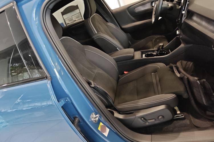 Used Volvo C40 2024 Long-Range PRO Version
