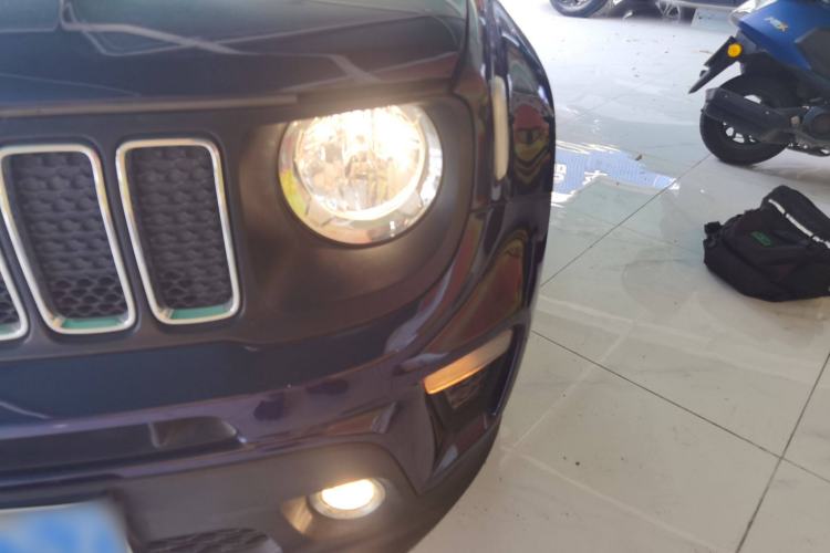 Used  Renegade 2019 220T Automatic Leading Edition
