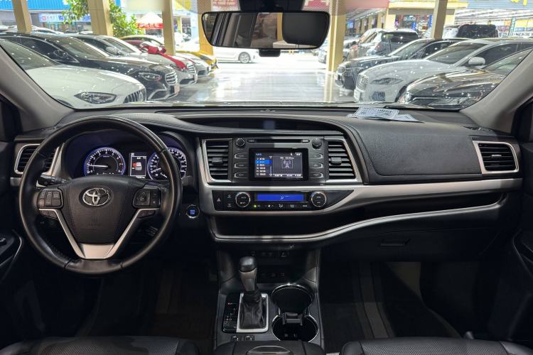 Used Toyota Highlander 2018 2.0T Four-Wheel Drive Luxury Version 7 Seats China VI Standard
