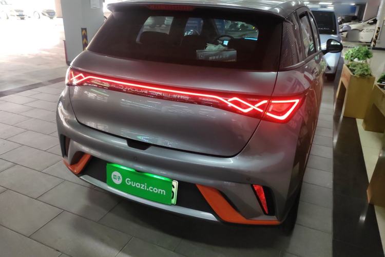 Used BYD Dolphin 2021 405 km Fashion Edition
