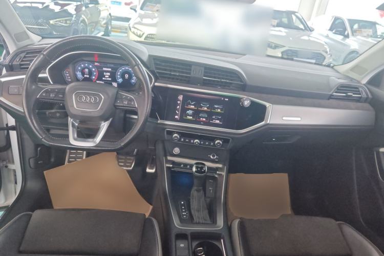Used Audi Q3 2019 40 TFSI Fashion Dynamic Model