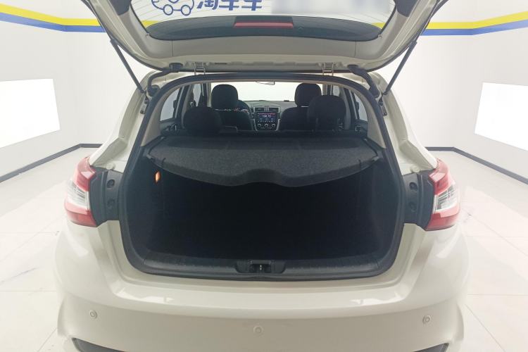 Used Nissan Tiida 2021 1.6L CVT Cool Edition
