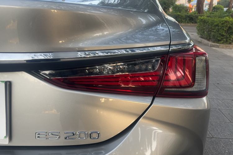 Used Lexus ES 2024 200 Premium Edition
