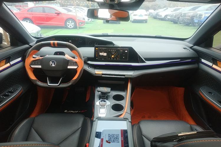 Used Changan UNI-V 2022 1.5T Smart Navigation Version
