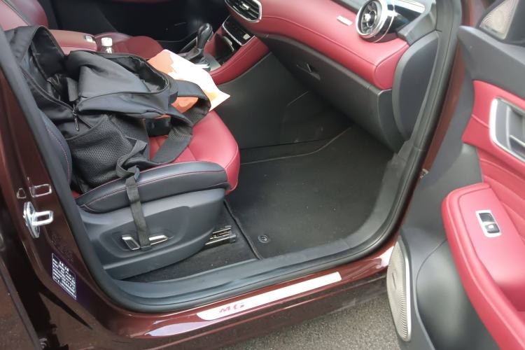 Used MG HS 2018 30T Automatic Two-Wheel Drive Trophy Edition—High-Octane V-Model
