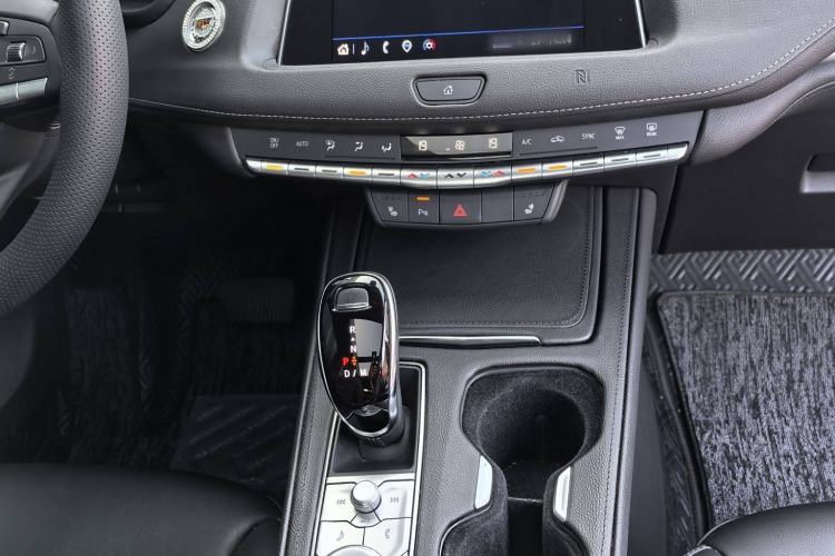 Used Cadillac XT4 2021 28T Two-Wheel Drive Leading Version
