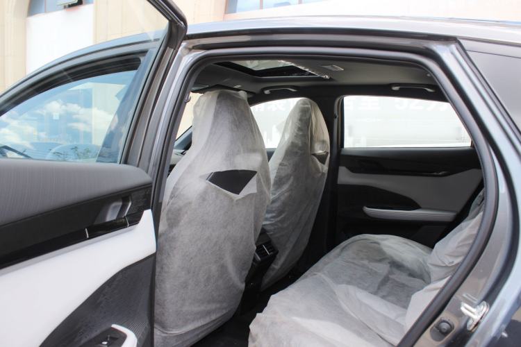 Used Changan UNI-V iDD 2024 Blue Whale Smart Electric iDD 136km ZhiKu Model
